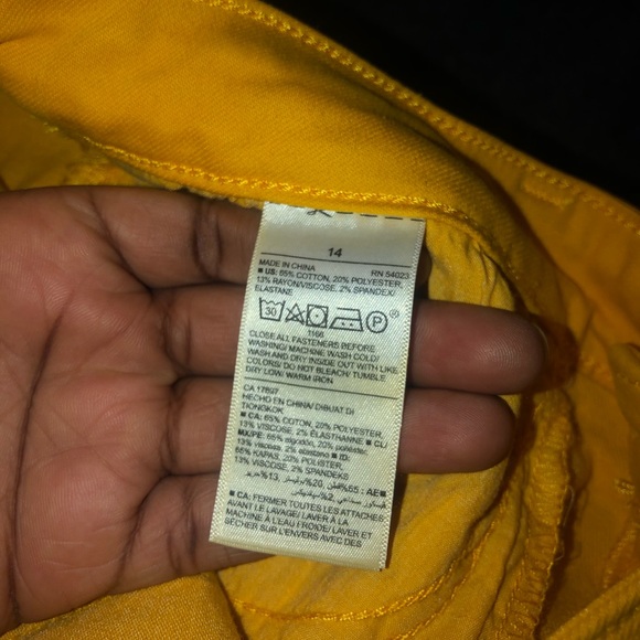 Yellow Old Navy skinny jeans 👖 - Picture 2 of 5